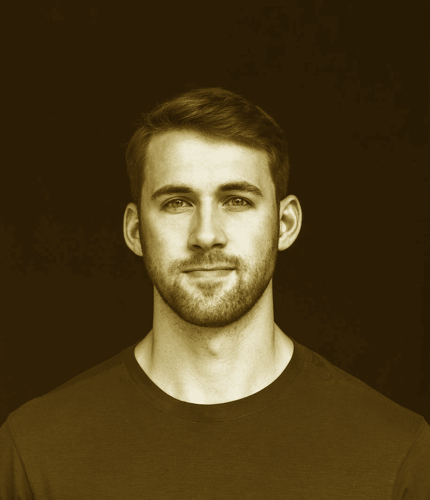 headshot of Chris Tomshack